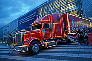 Coca-Cola Weihnachstruck am 15.12.2011 im MOC am Münchner Flughafen  (Foto: Martin Schmitz)